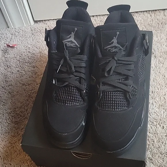 Jordan 4 (Black Cats) - Picture 2 of 3